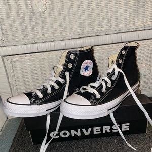 Black & white converse